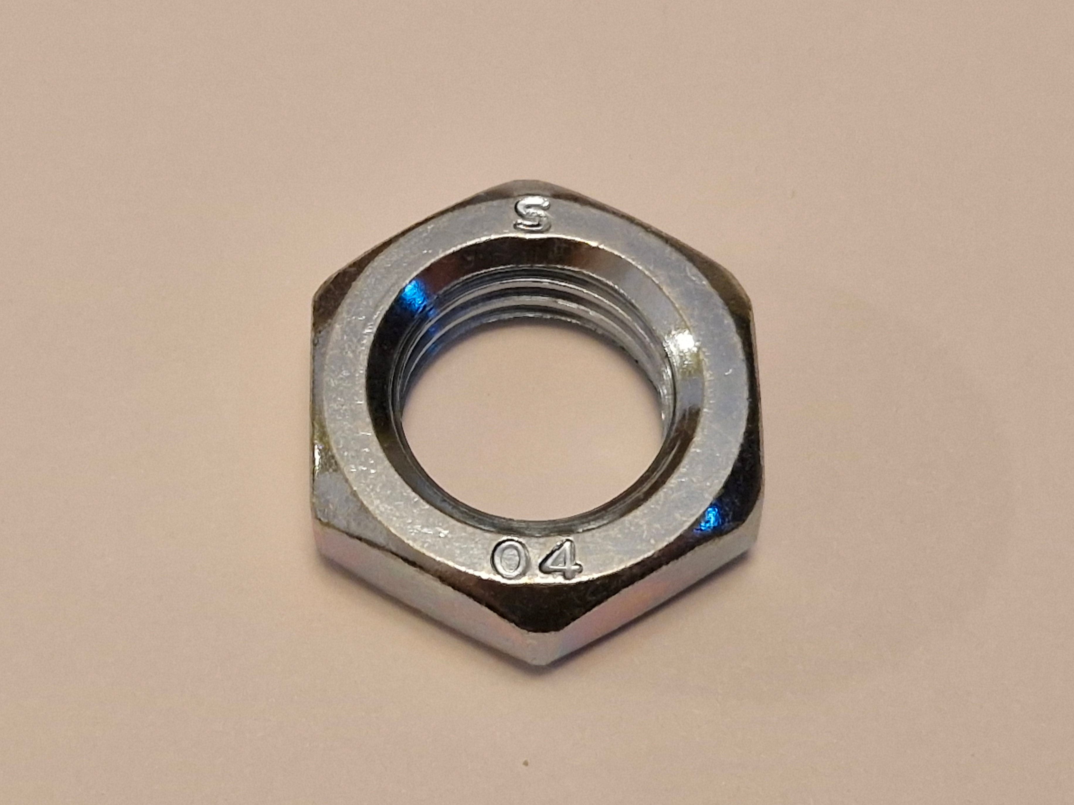 Mutter för hjul M16